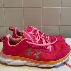 🩷 UNDER ARMOUR Assert 8 Pink Running Shoes / Size 5Y